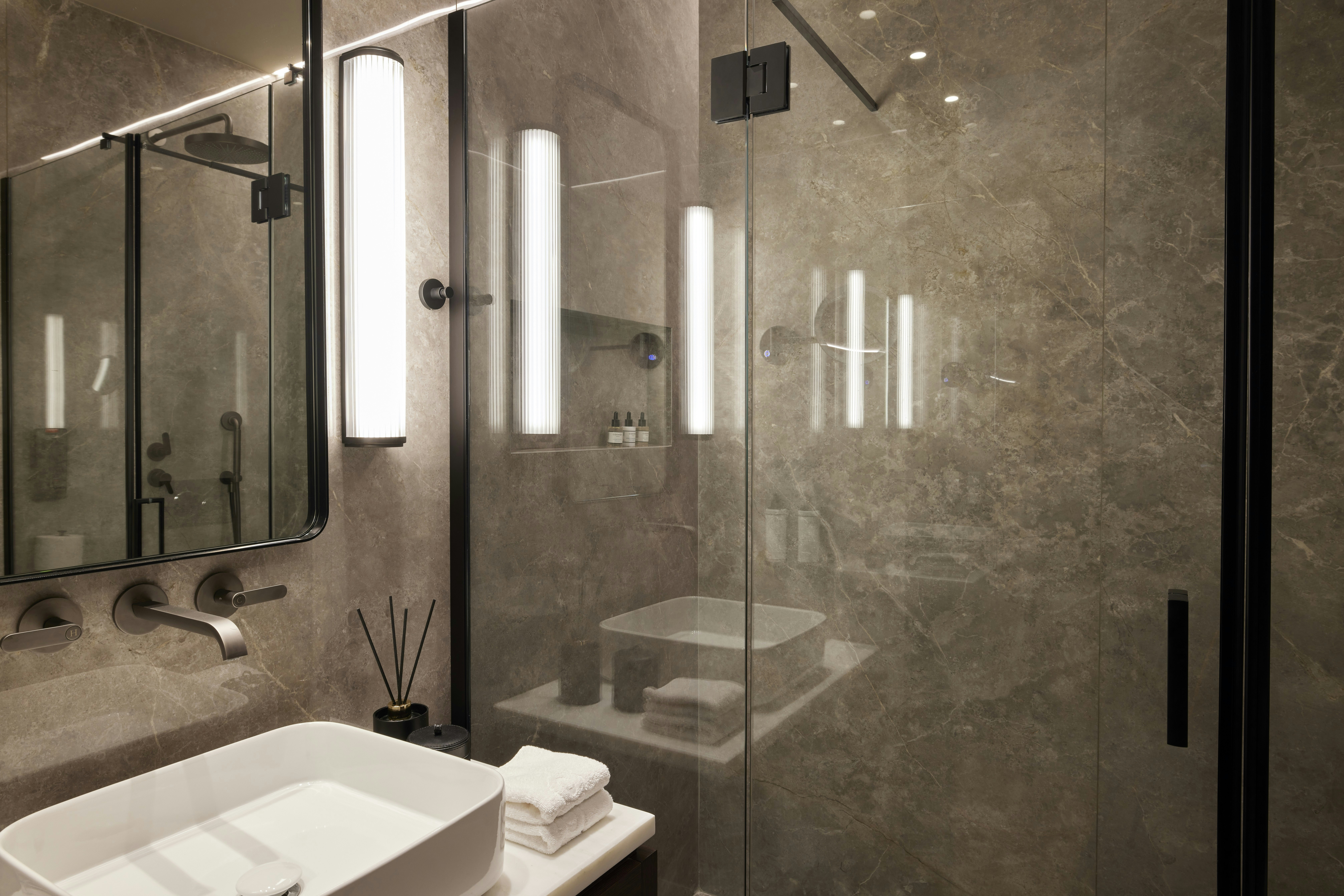 Classic Courtyard Room - Bathroom