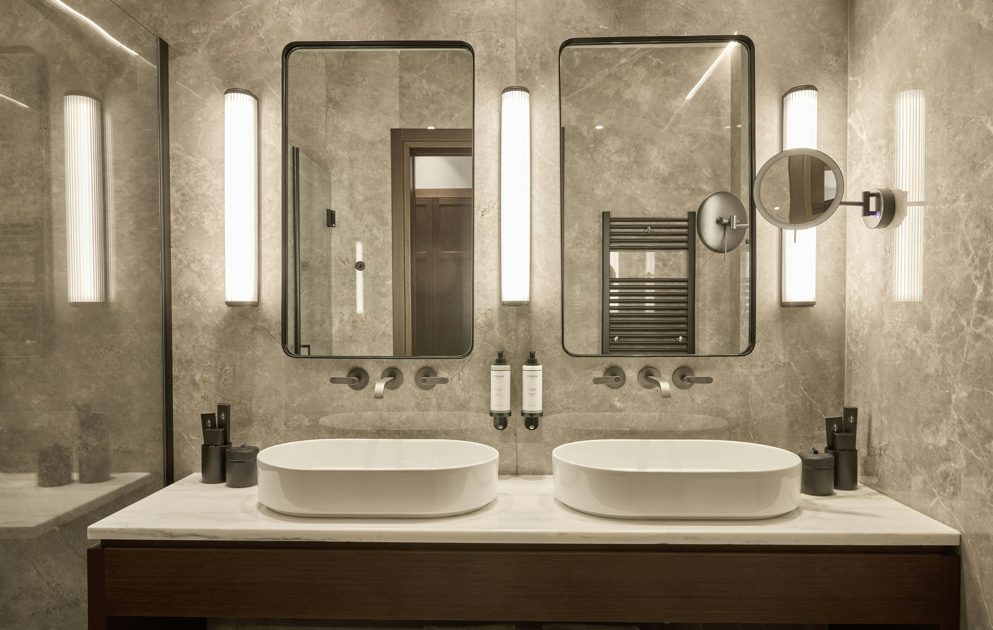 Junior Suite Sea Front with Balcony - Bathroom