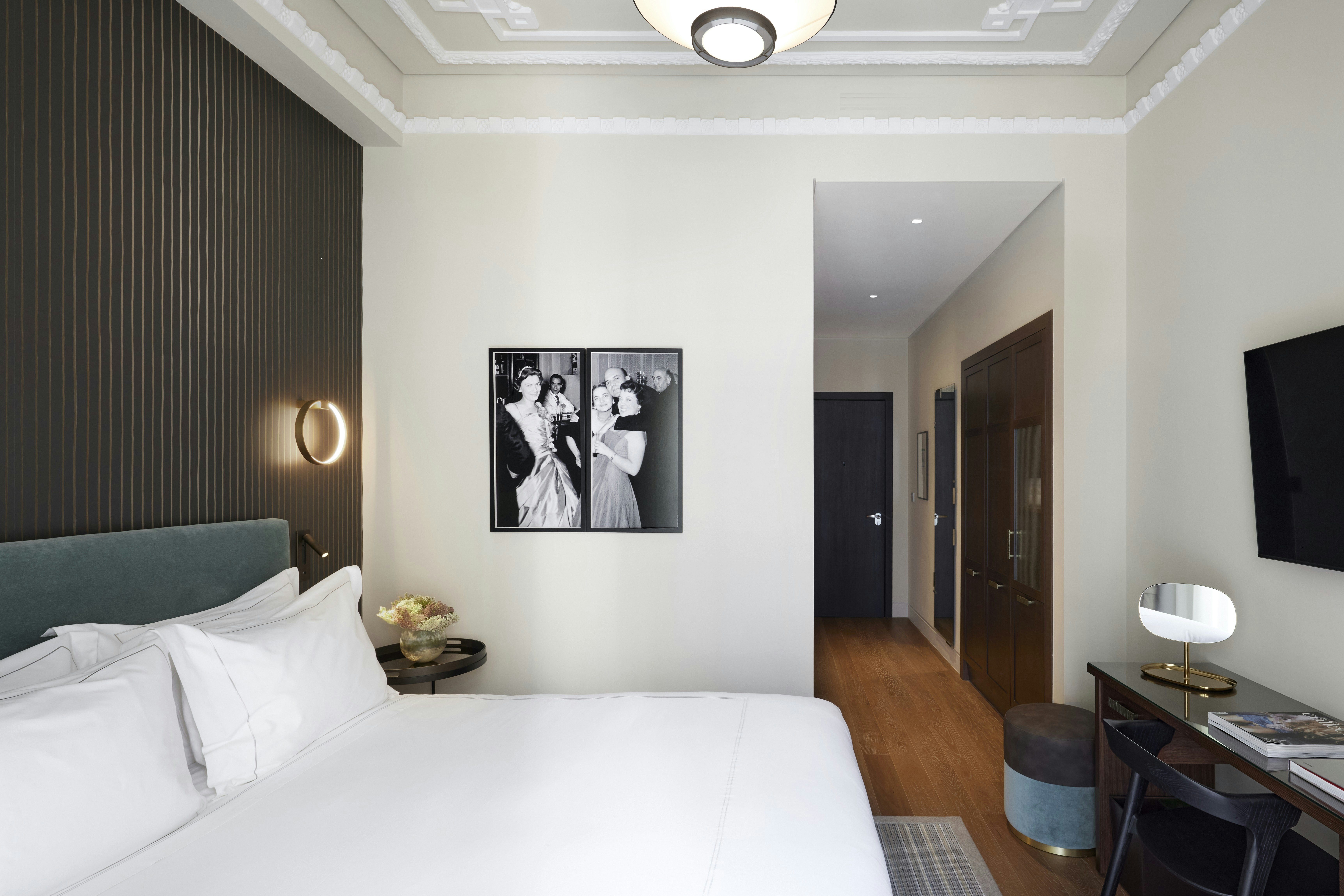 Classic Courtyard Room - Bedroom