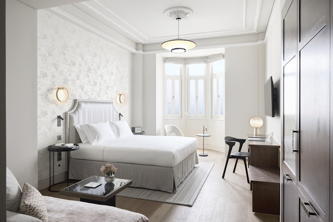 Junior Suite Sea Front Oriel - Bedroom