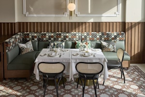 Olympos Naoussa Restaurant