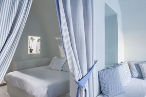Master Suite with private pool and caldera view