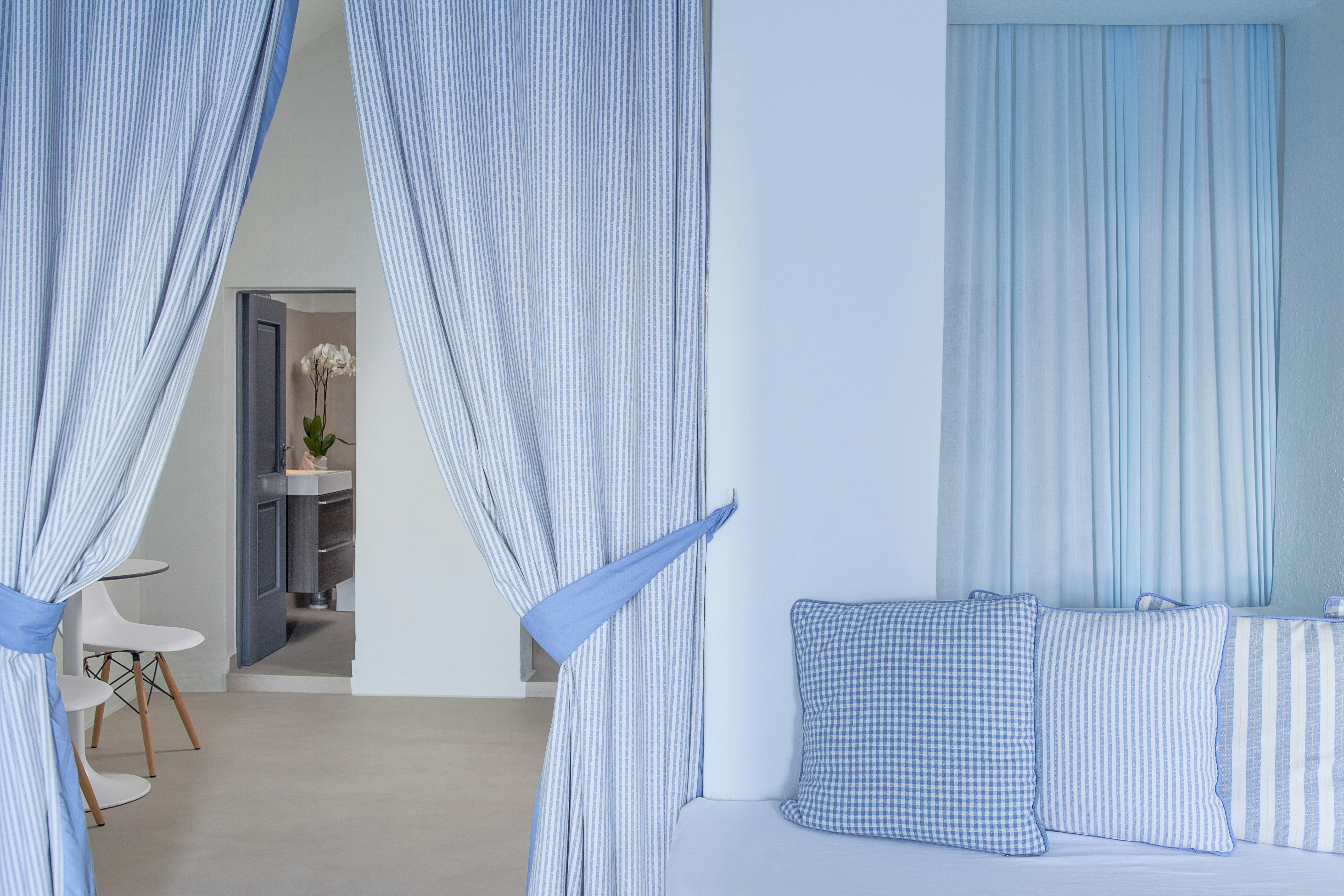 Master Suite with private pool and caldera view