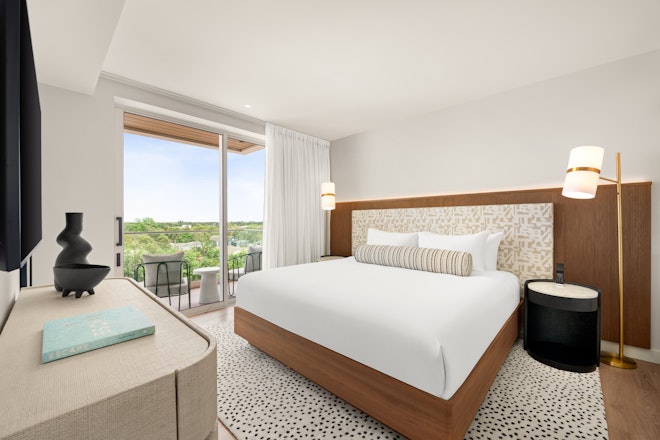 Bloom Suite - Bedroom