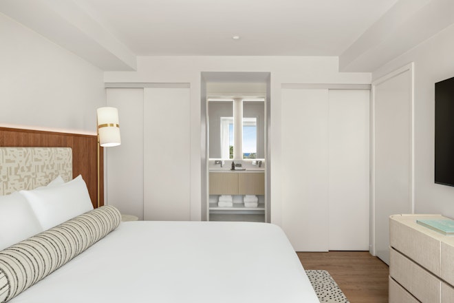 Spring Suite - King Bed