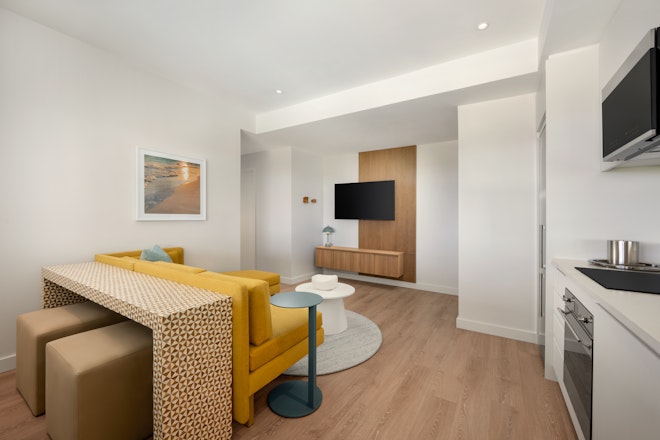 Dawn Suite (Queen) - Living Area
