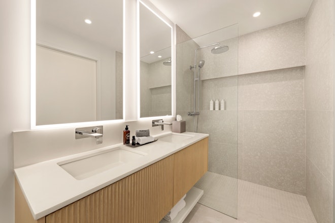 Spring Suite - Bathroom