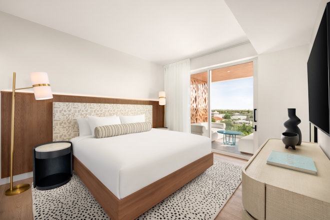 Solstice Suite - Primary Bedroom