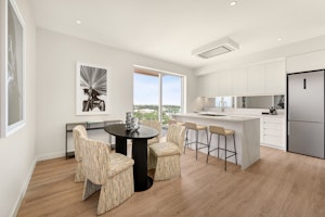 Bloom Sky Suite - Dining Area