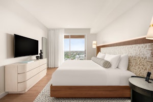 Bloom Sky Suite - Bedroom