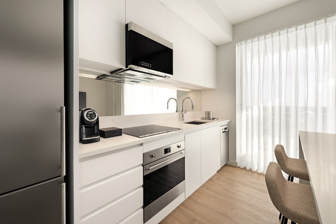 Dawn Suite - Kitchenette with Built-in Appliances