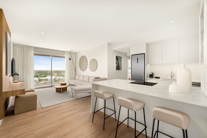 Verdant Rise Suite - Dining & Living Area