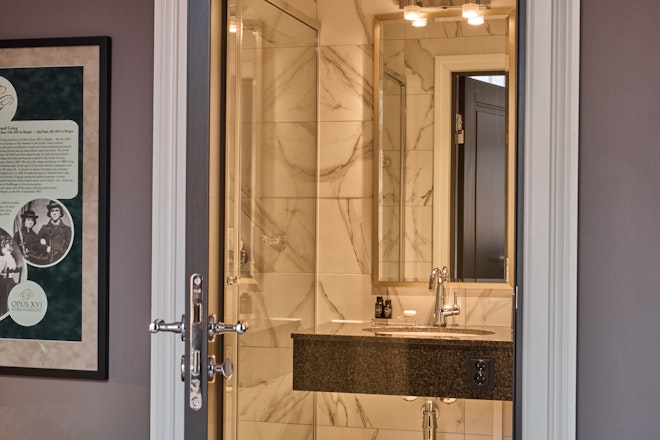 Deluxe City View - Bathroom