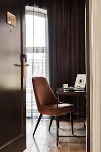 Classic Petite - Room Details