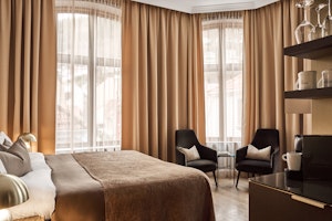 Deluxe City View - Bedroom