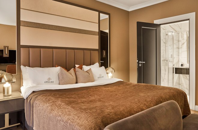 Deluxe - Bedroom