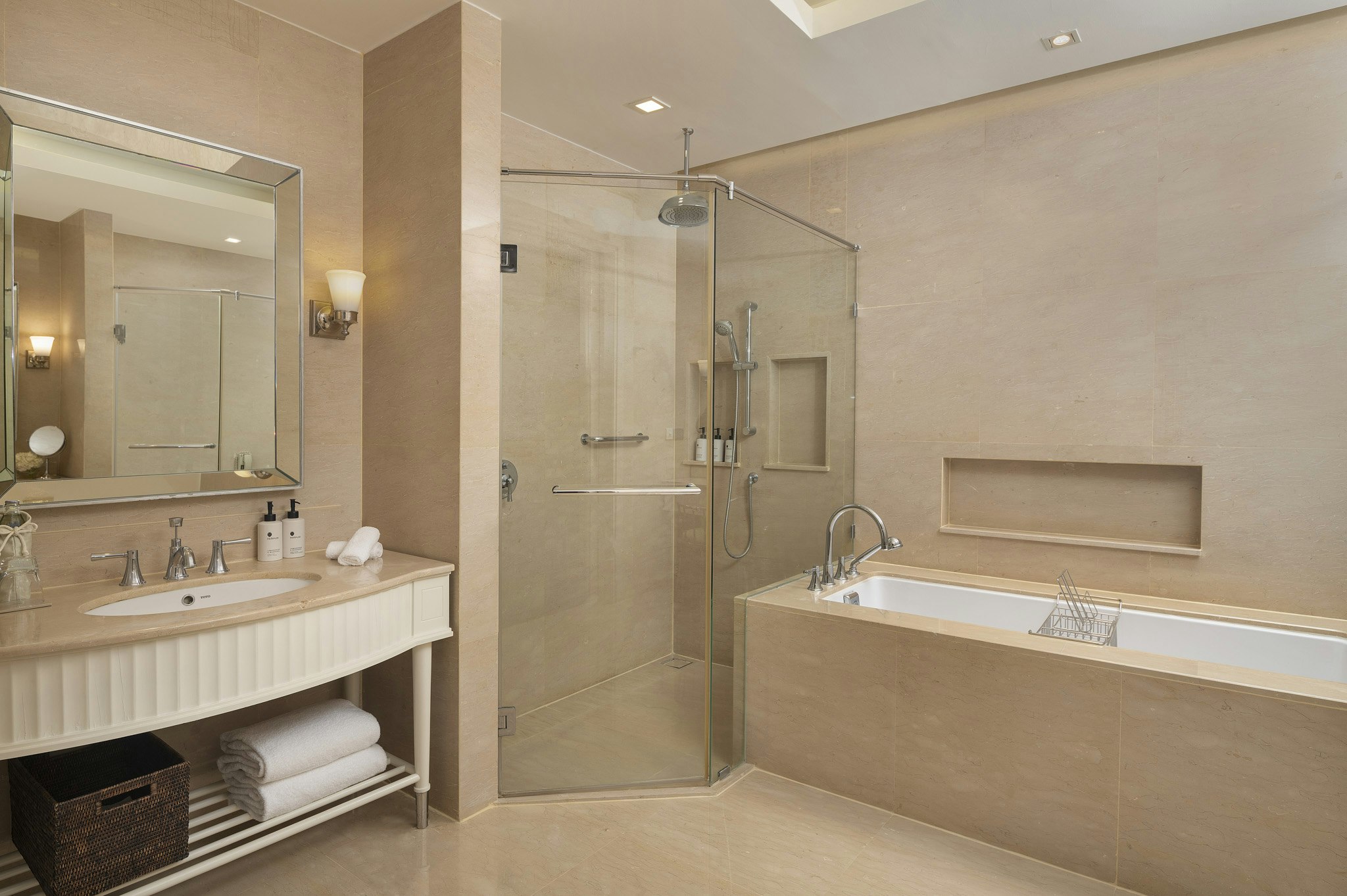 One Bedroom Prestige - Bathroom