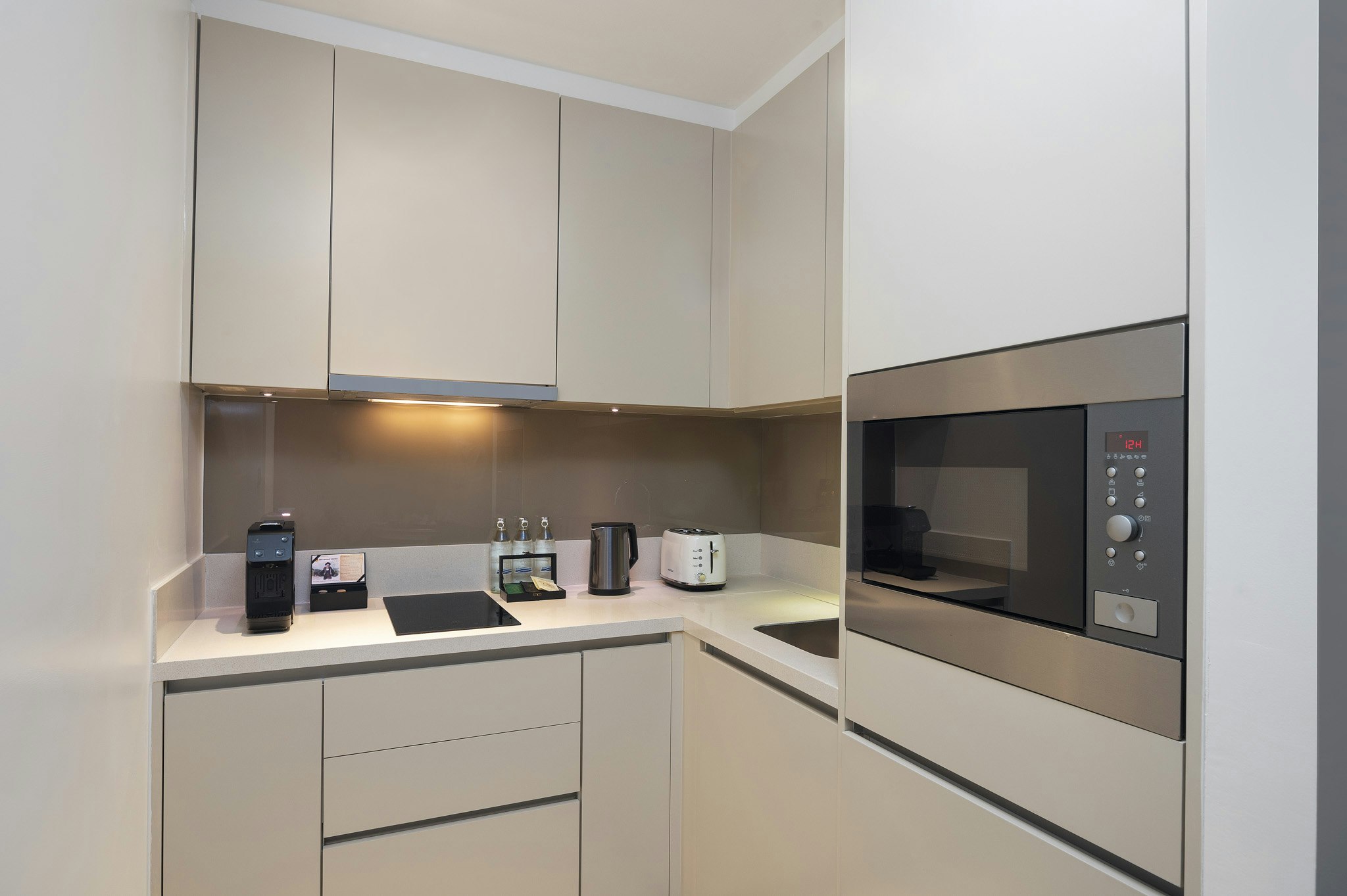 Junior Suite Prestige Pantry