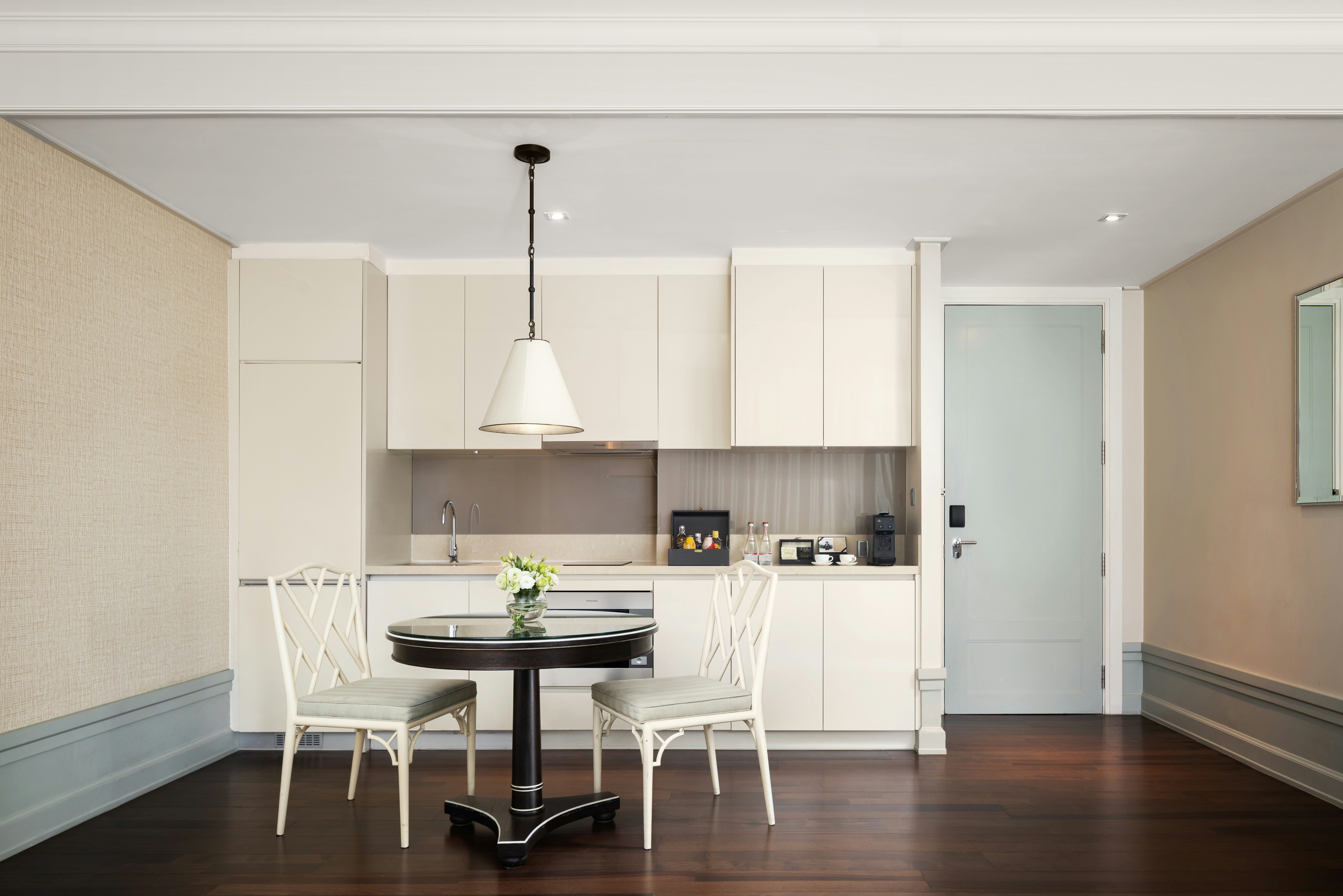 One Bedroom Suite - Dinning Area