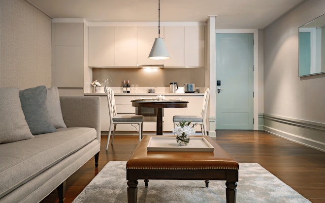 One Bedroom Suite Park View - Living Area
