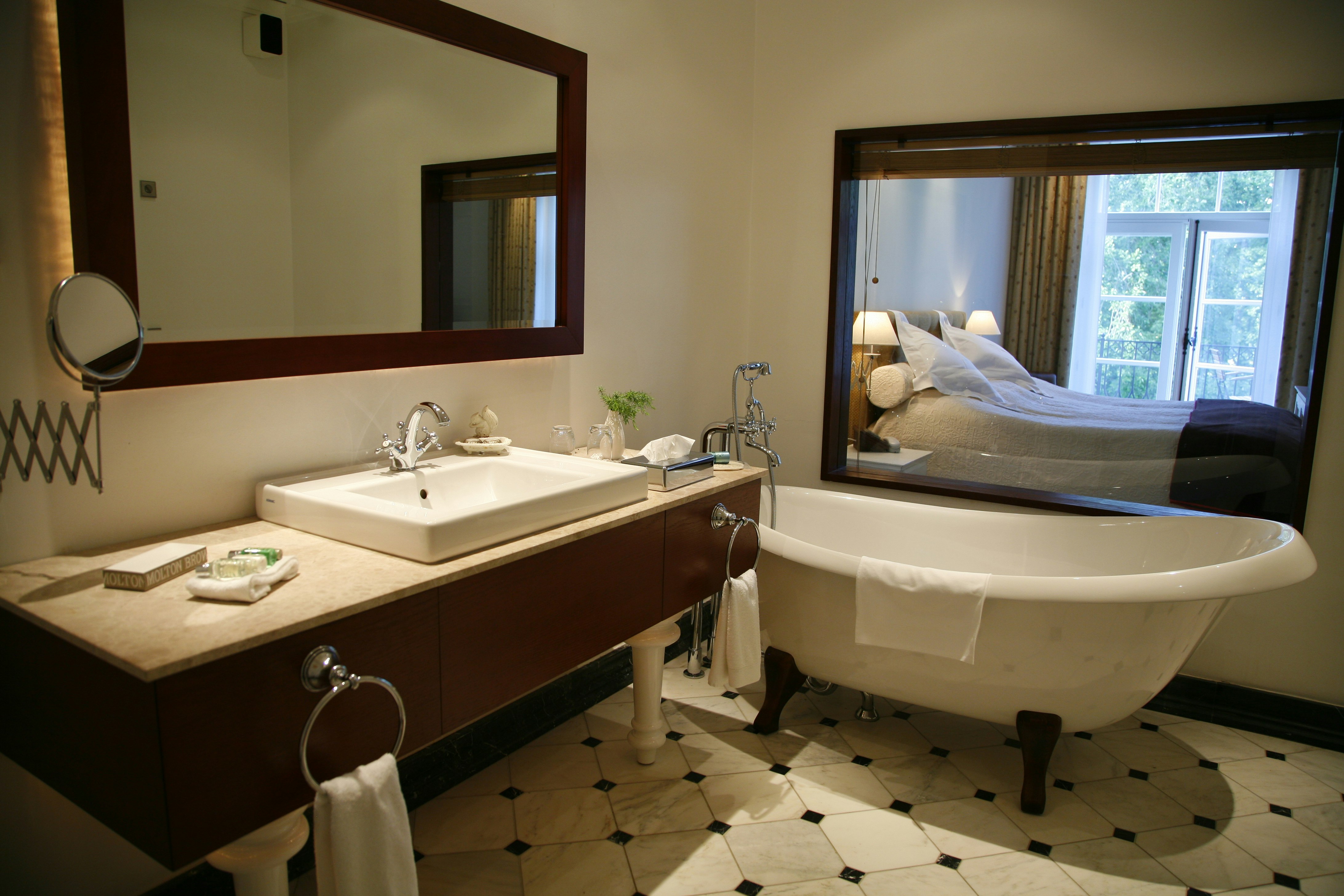 Superior Junior Suite Bathroom