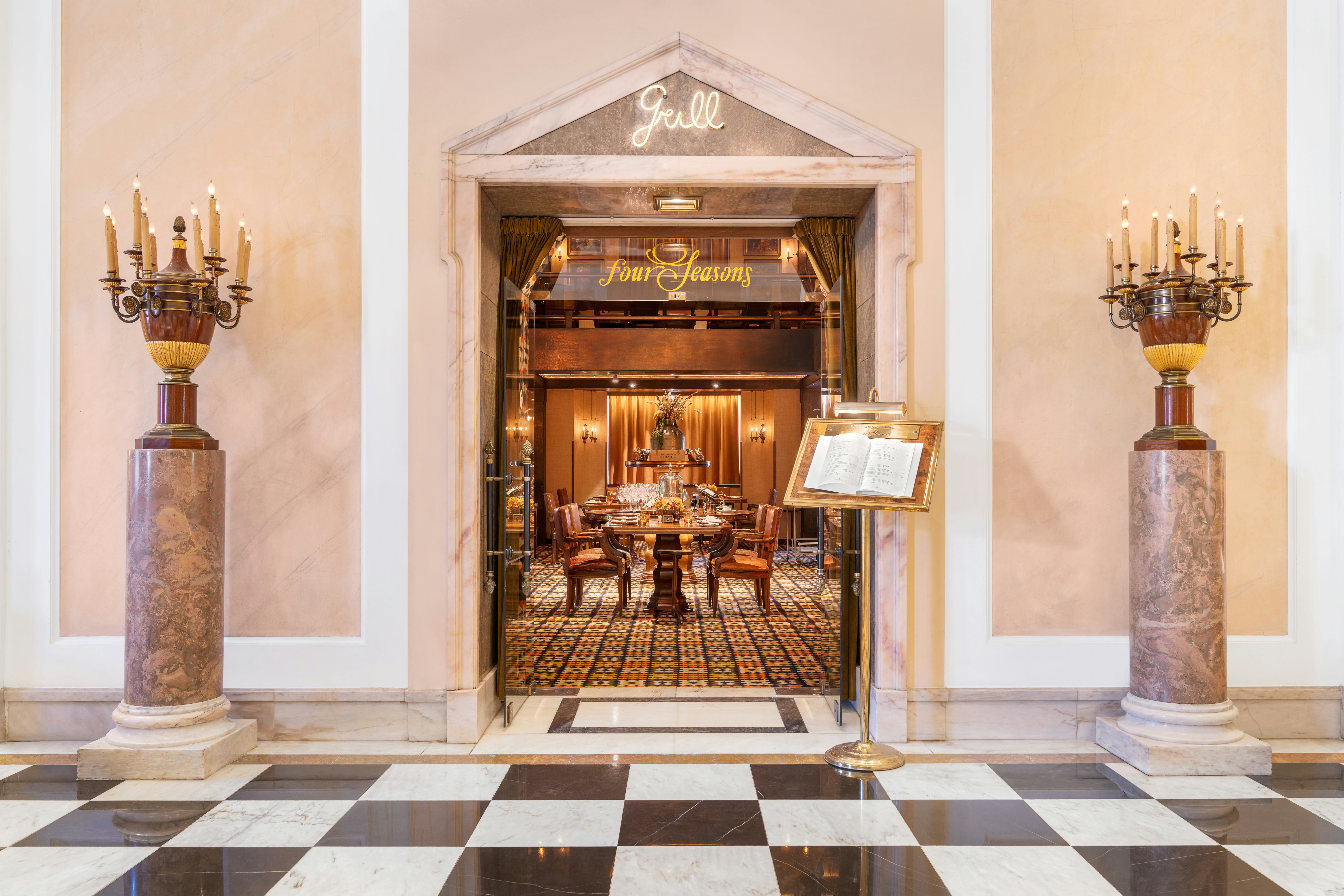 Hotel Palacio Grill Four Seasons