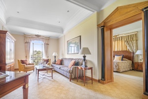 Deluxe Palacio Suites