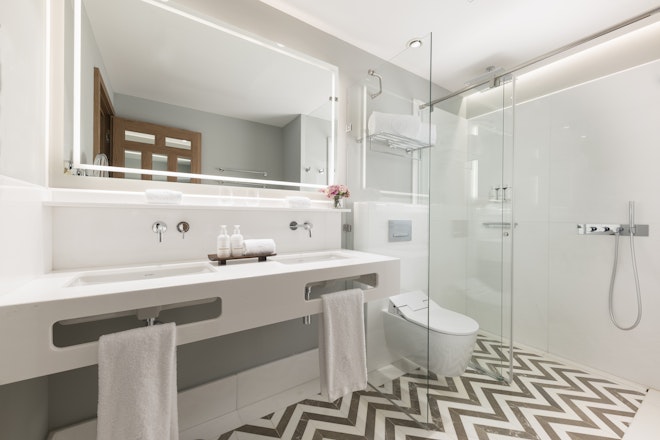 Familiar Solecio Bathroom