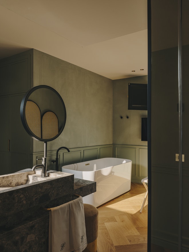Fugit Torre - Bathroom