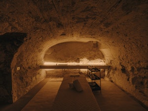 Treatment room at La Cova d'Aigua
