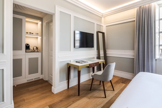 Deluxe Room - Bedroom