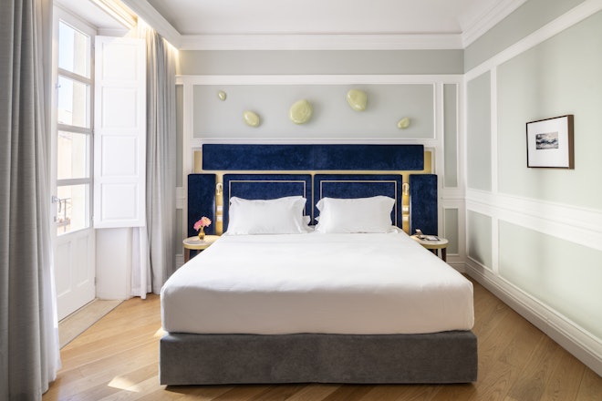 Deluxe Room - Bedroom