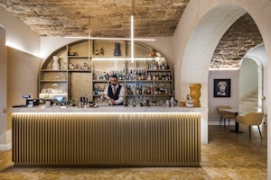 Amuni Bar