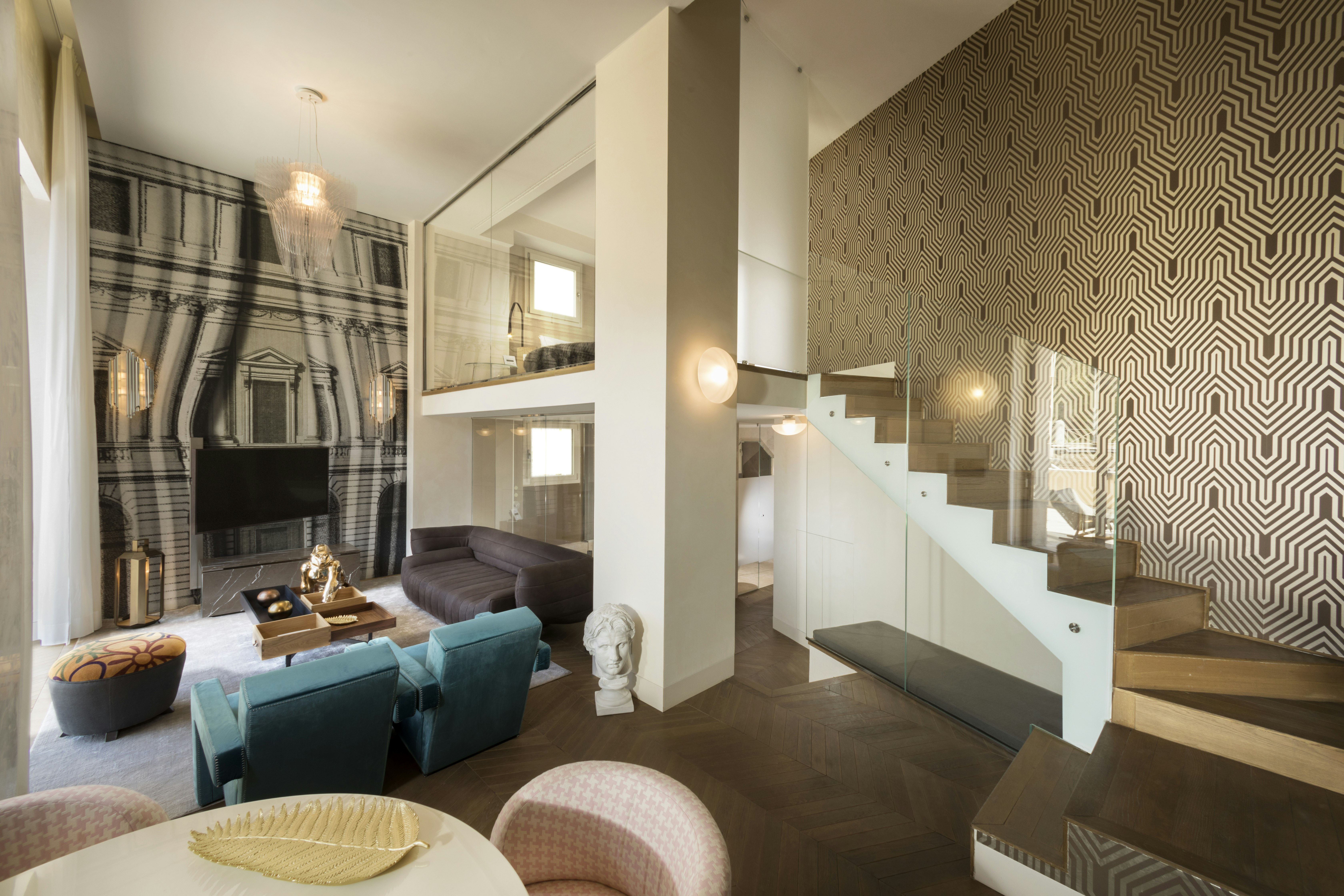 Grand View Colosseum Suite