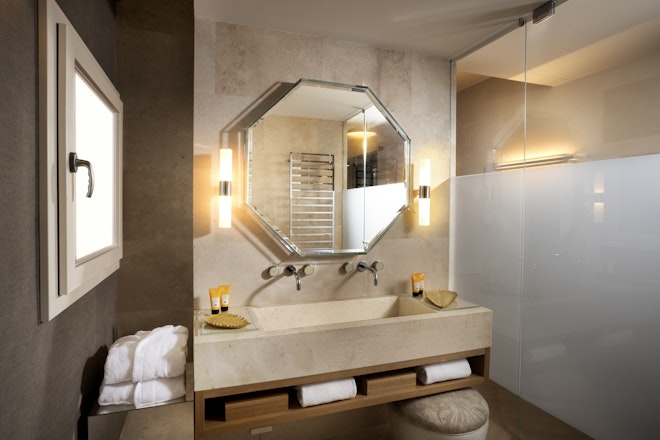 Grand View Junior Suite Bathroom