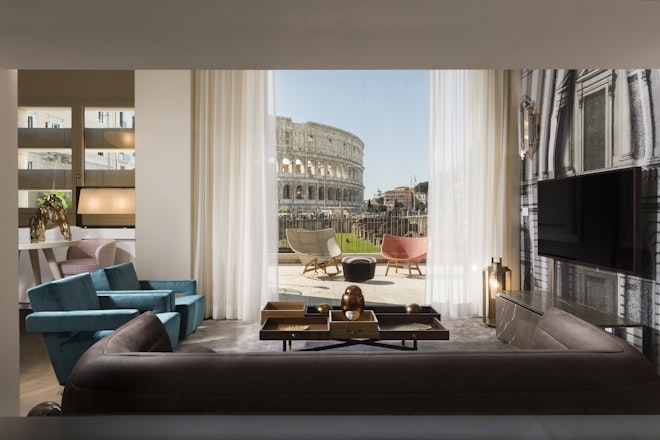 Grand View Colosseum Suite
