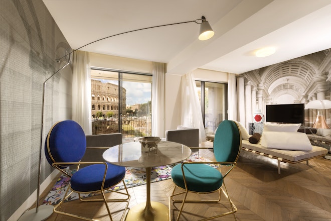 Grand View Gallery Suite