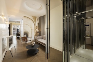 Grand View J Suite - Living Area