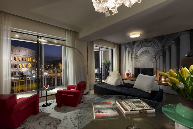 Grand View Gallery Suite