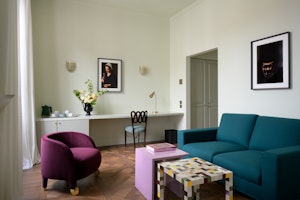 Deluxe - Living Area