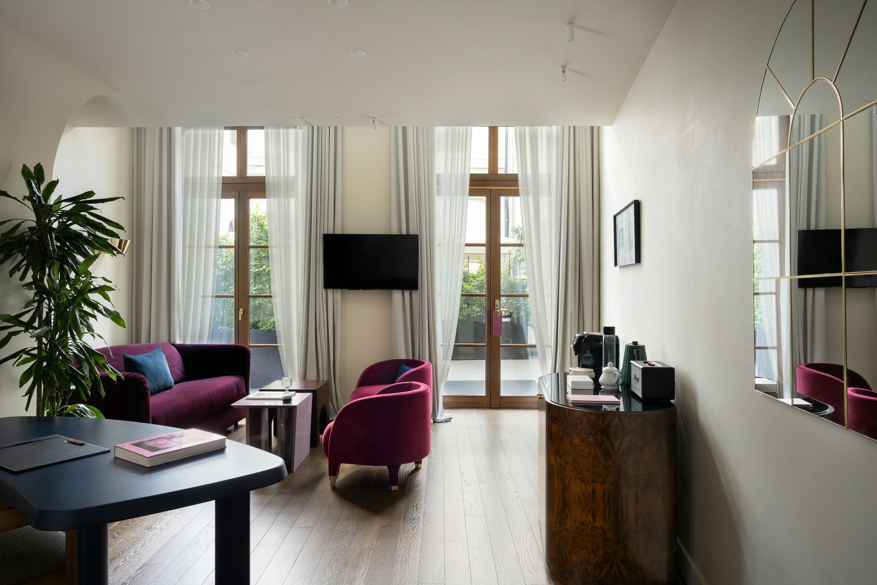 Patio Suite - Living Room