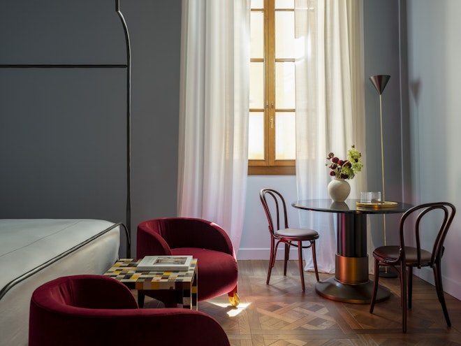 Deluxe - Living Area