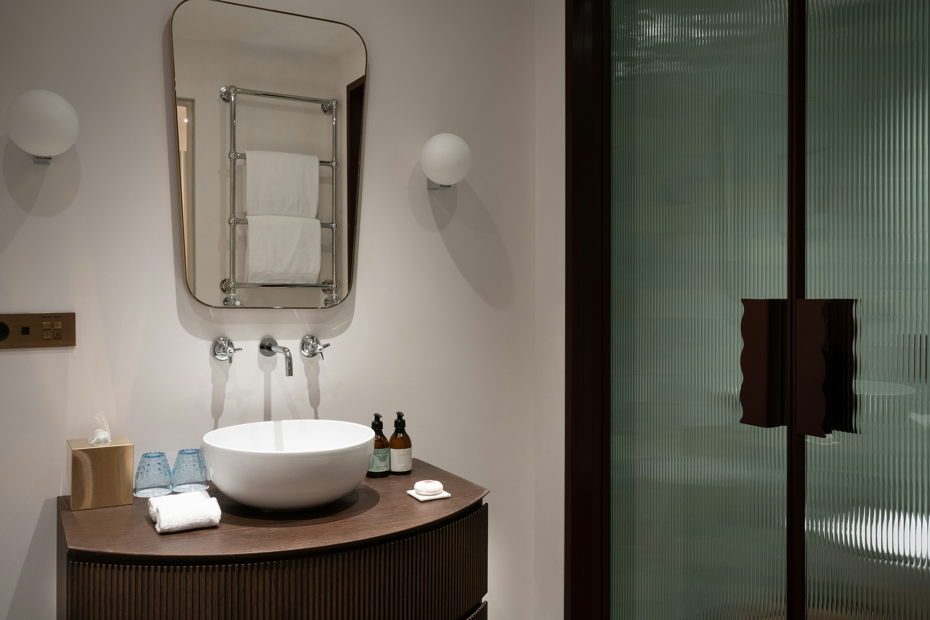 Patio Suite - Bathroom