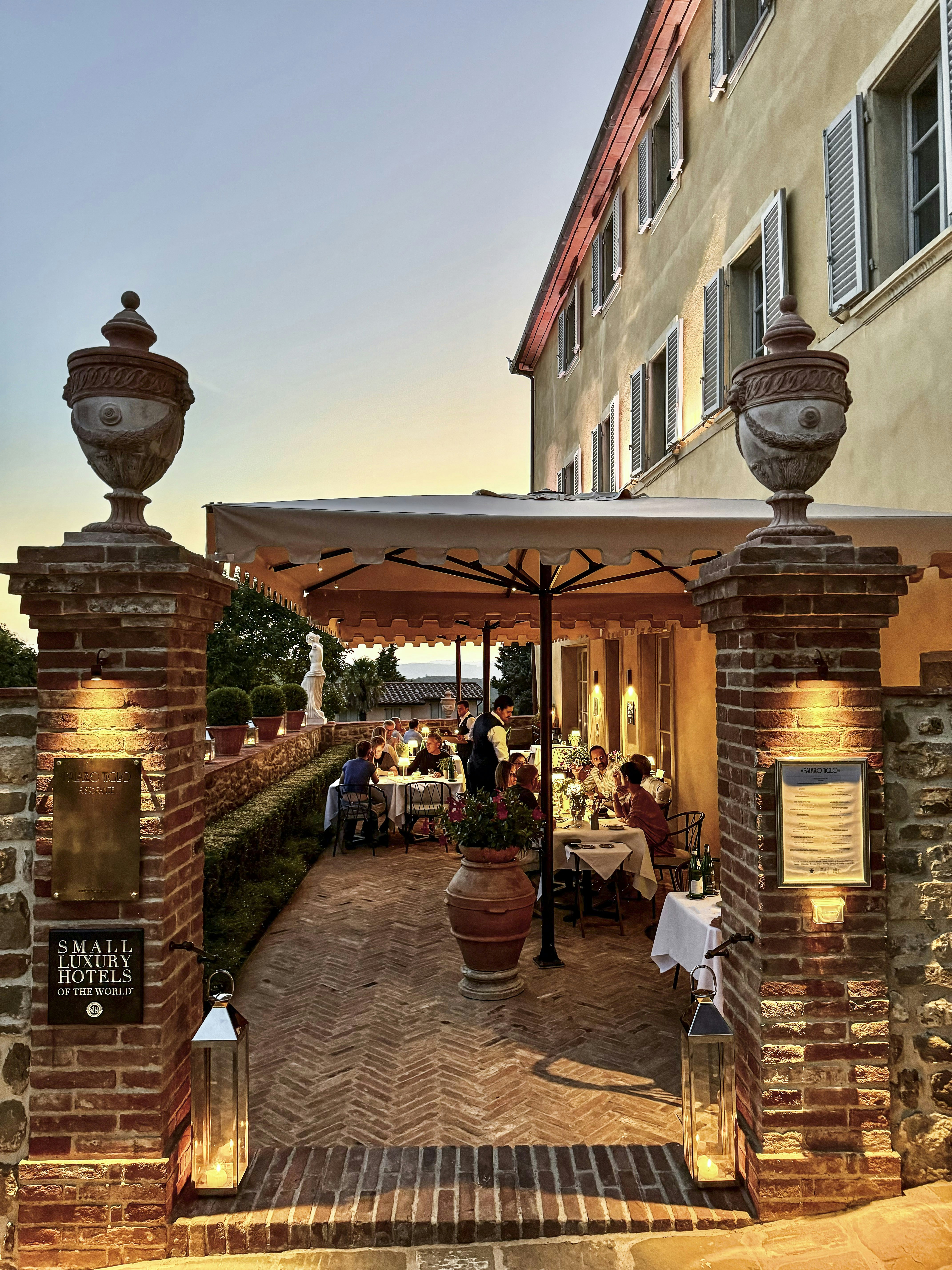 Palazzo Tiglio restaurant  at night