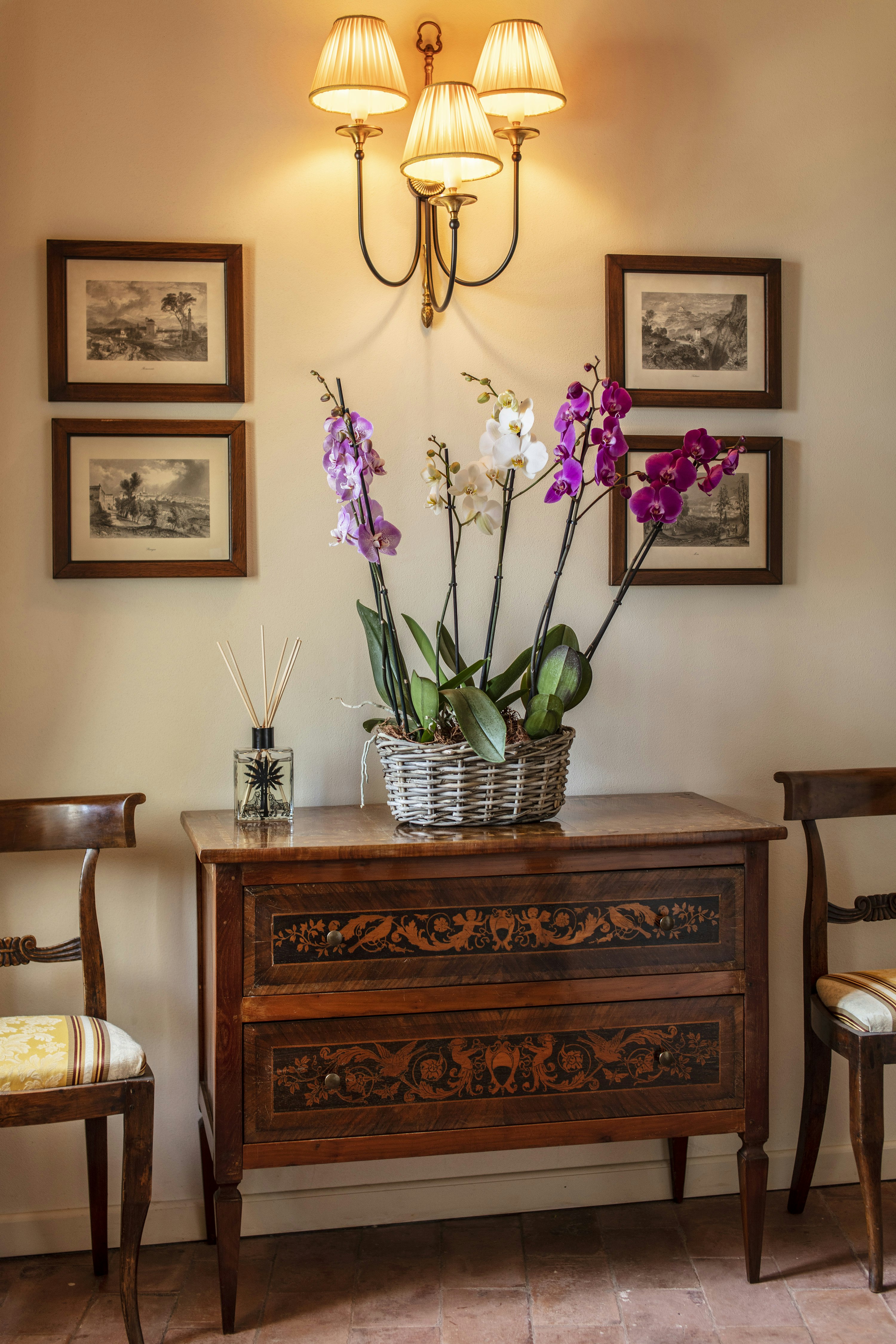 Interior detail in hallway