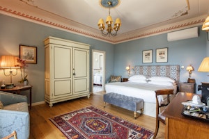 Deluxe Room - Bedroom