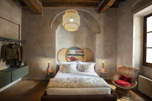 Palm Suite Court View