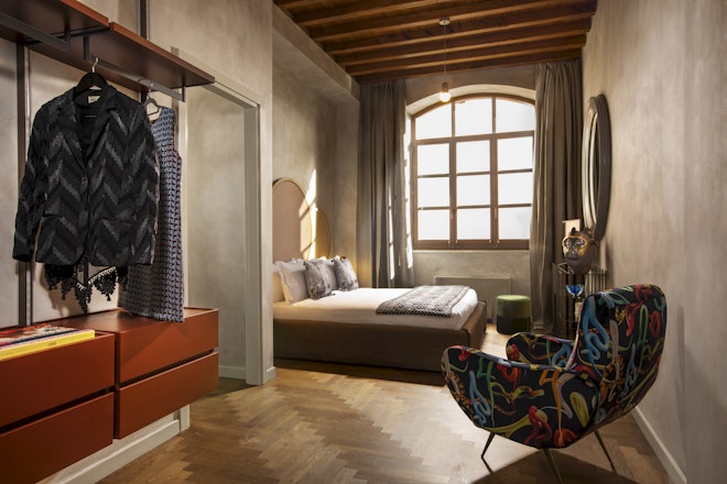 Palm Suite Court View