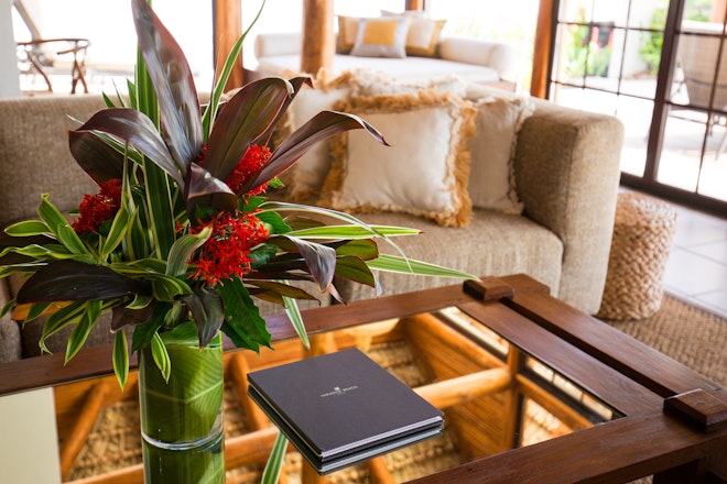 Villa Dining & Lounge Area