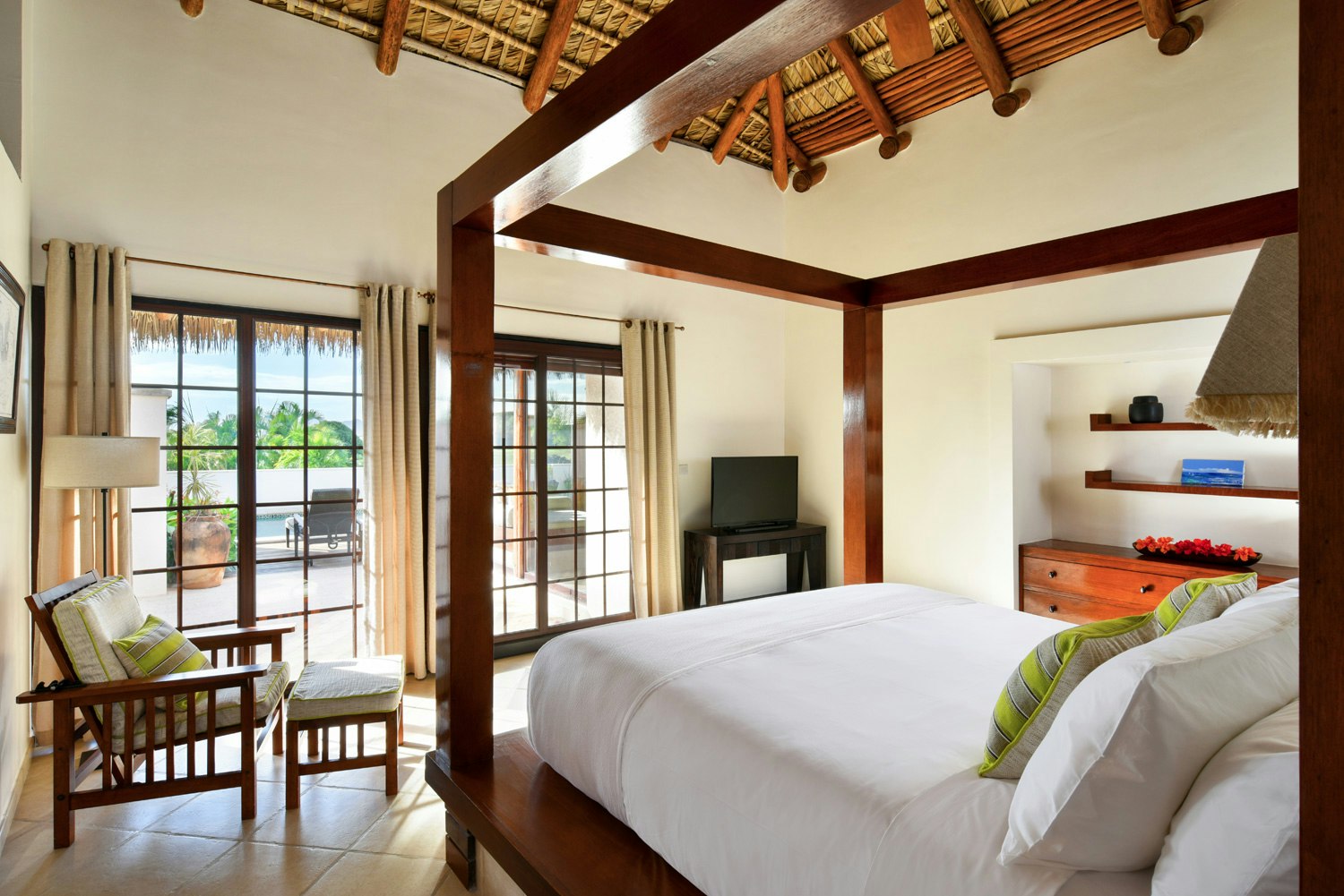 King Suite Bedroom - Pool View